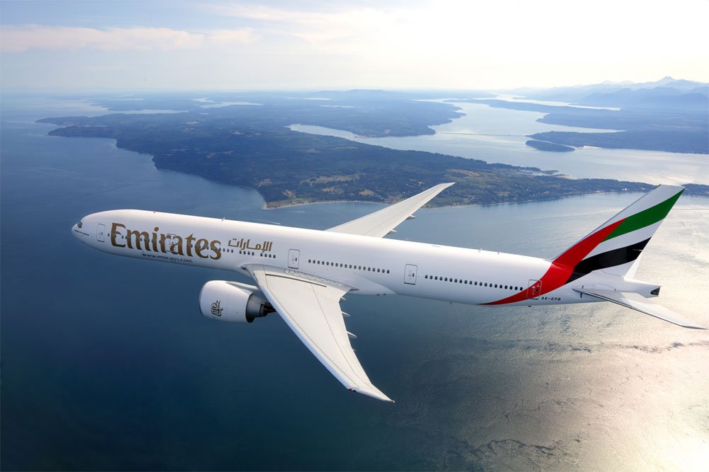 Emirates Airlines aircraft luxury business class flight